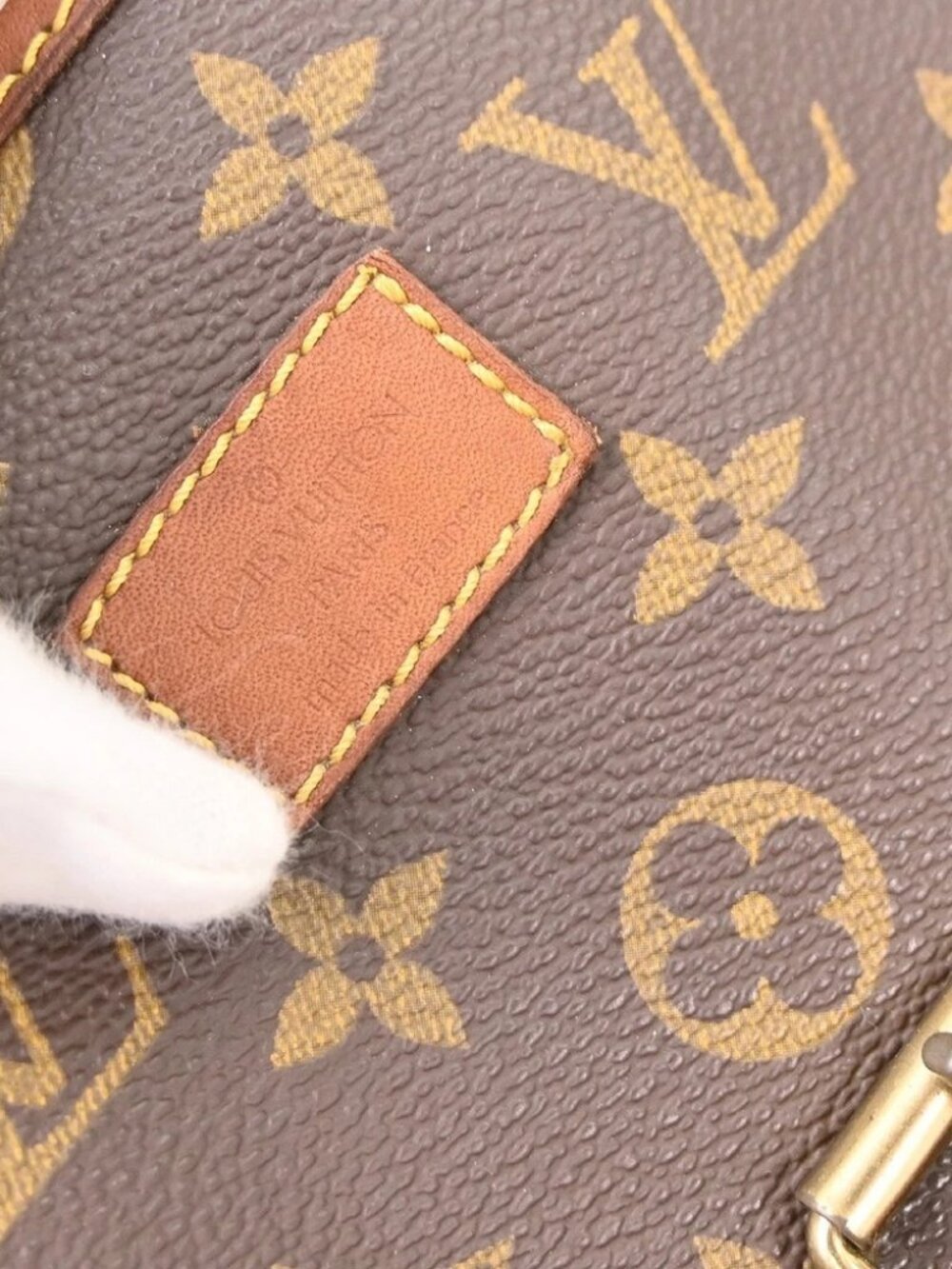 LOUIS VUITTON SAUMUR 35 MESSENGER SHOULDER BAG - Picture 4 of 14
